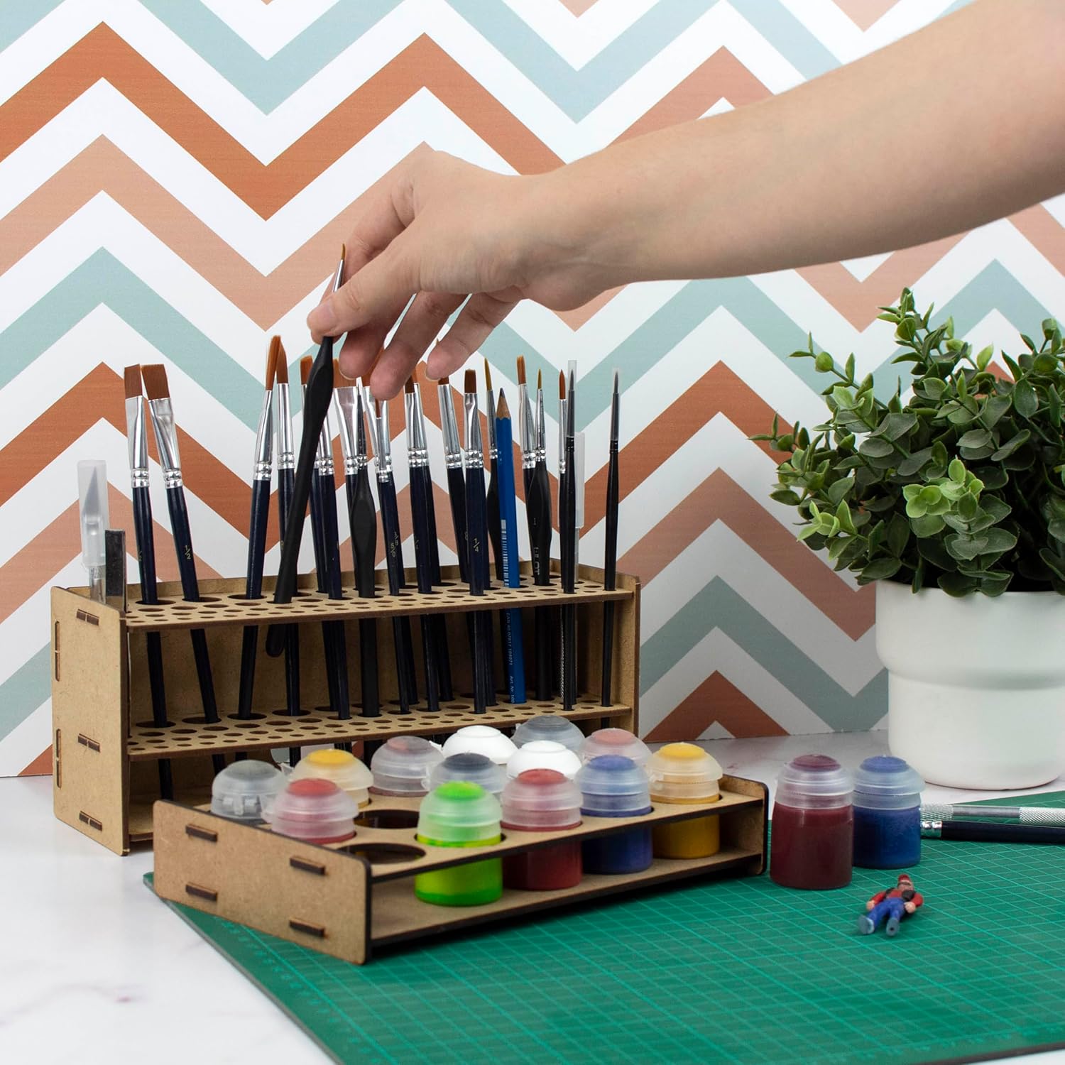 ProScale Hobbies Brush & Tool Organiser – Keep Your Workspace Neat & Efficient