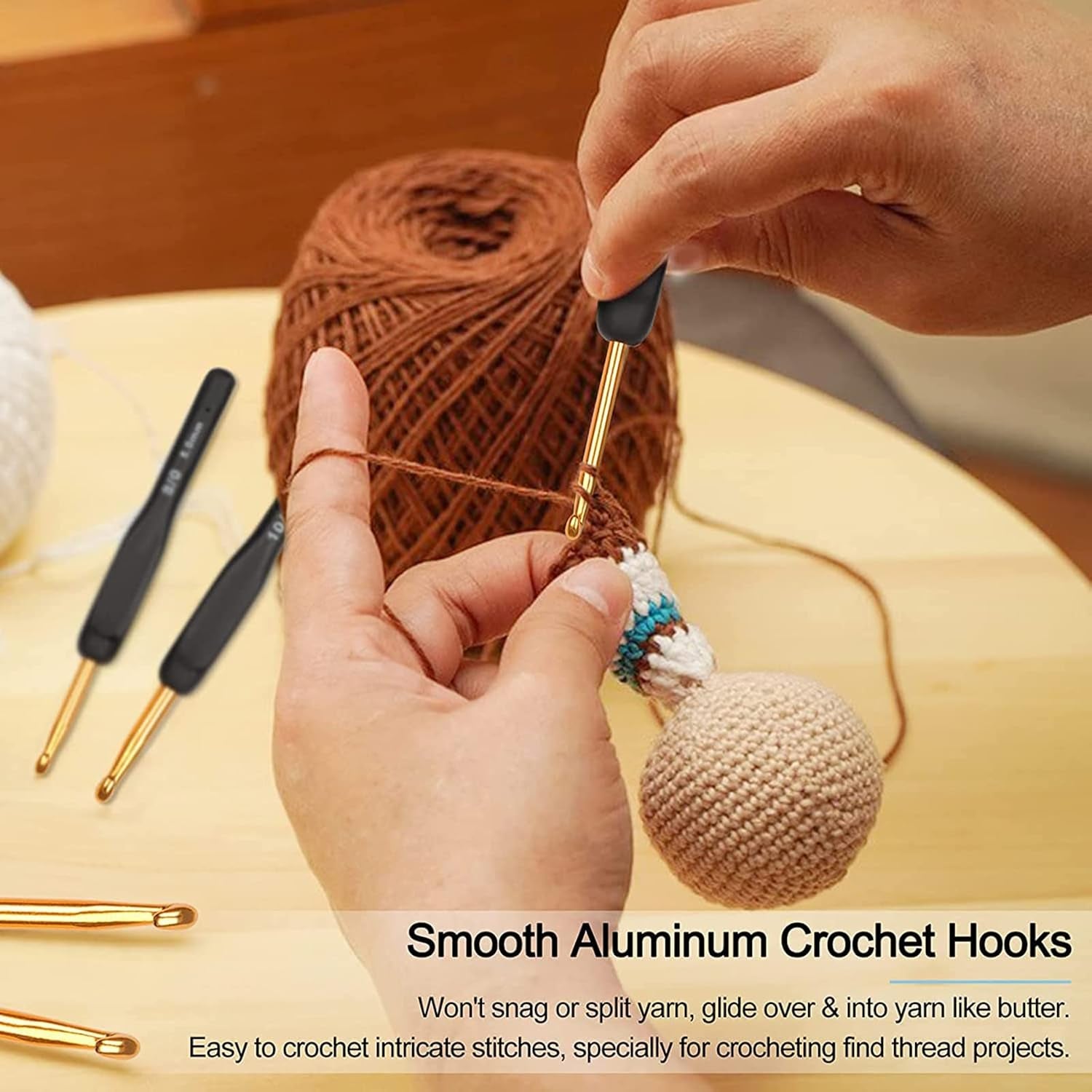 Aeelike Crochet Hooks Sets for Beginners, Ergonomic Crochet Hooks Set for Arthritic Hands, Metal Crochet Needles Easy Grip Soft Rubber Handle 9 Pack UK Size, Travel Crochet Hook Set with Case
